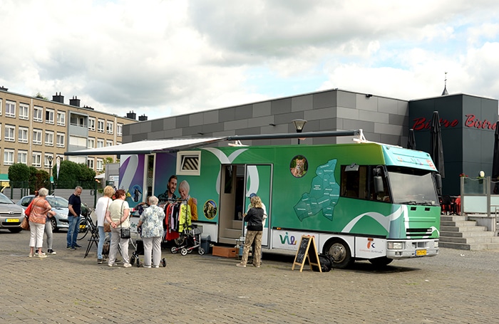 28 ontmoetingsbus