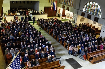 Bomvolle kerk geniet van ‘Oorlog en Bevrijding’