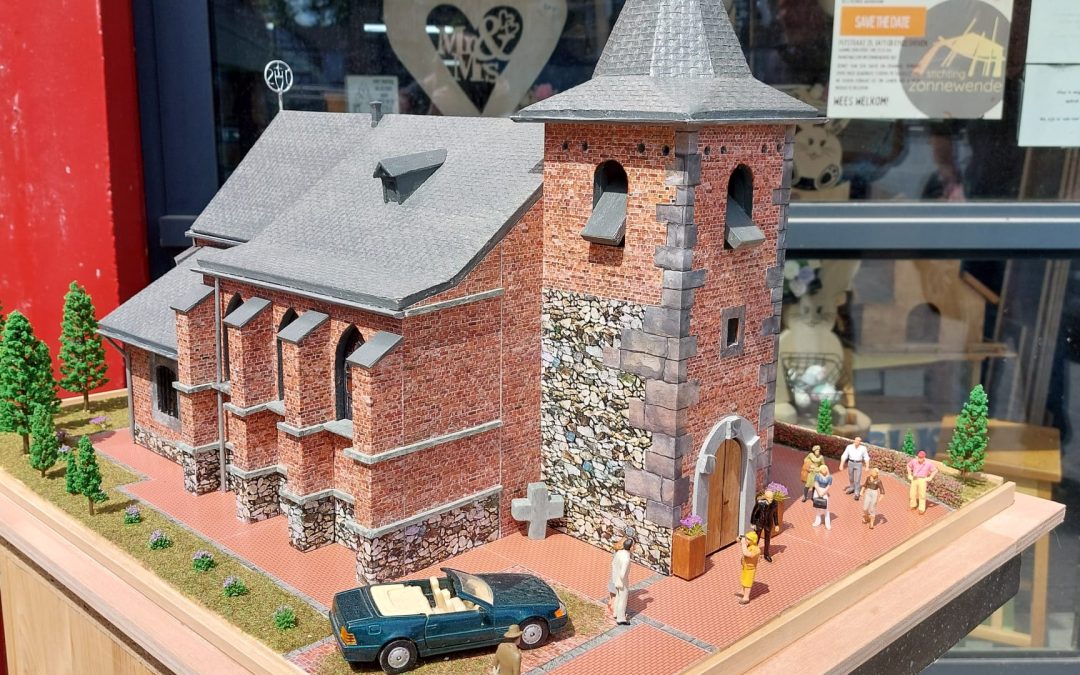 Prachtige replica van het ‘kirksjke’ van de hand van Huub Jacobs