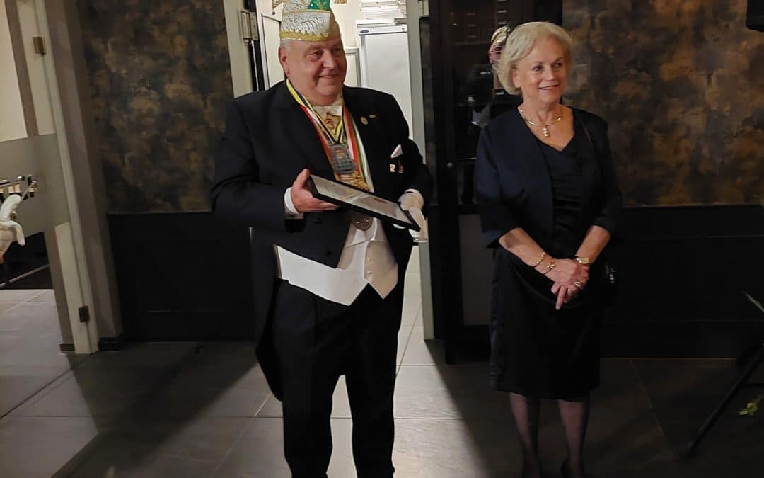 John Prevo bij afscheid benoemd tot erelid SLV