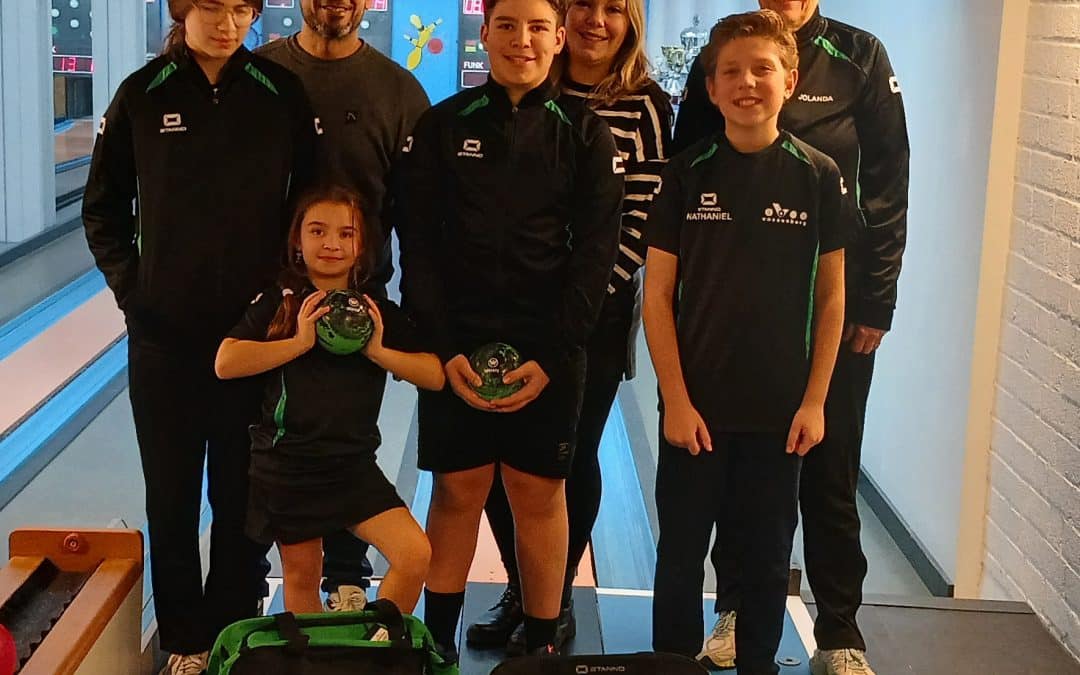 Jonkies zien kegelen wel zitten